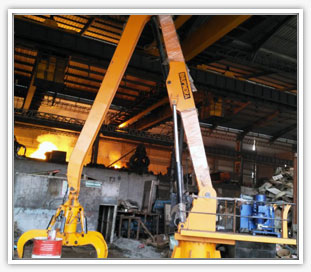 Stationary Crane For Scrap Handling